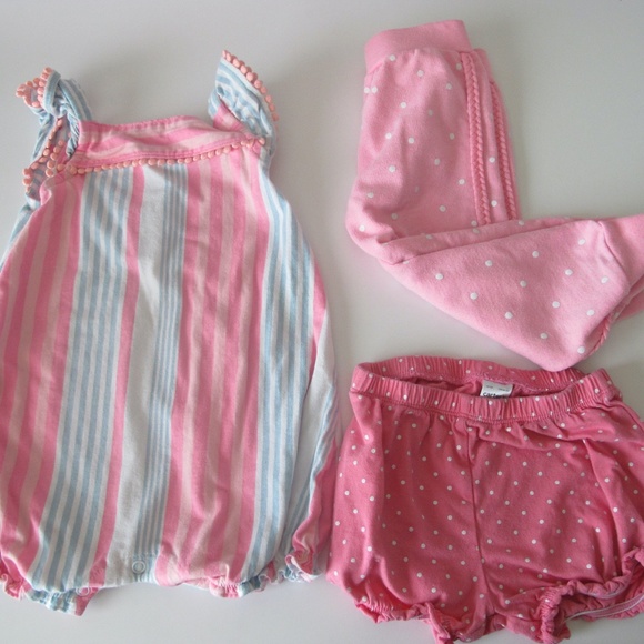 Carter's Other - Bundle of 3 baby Girl's Carter's Clothes Size 18m  GUC.